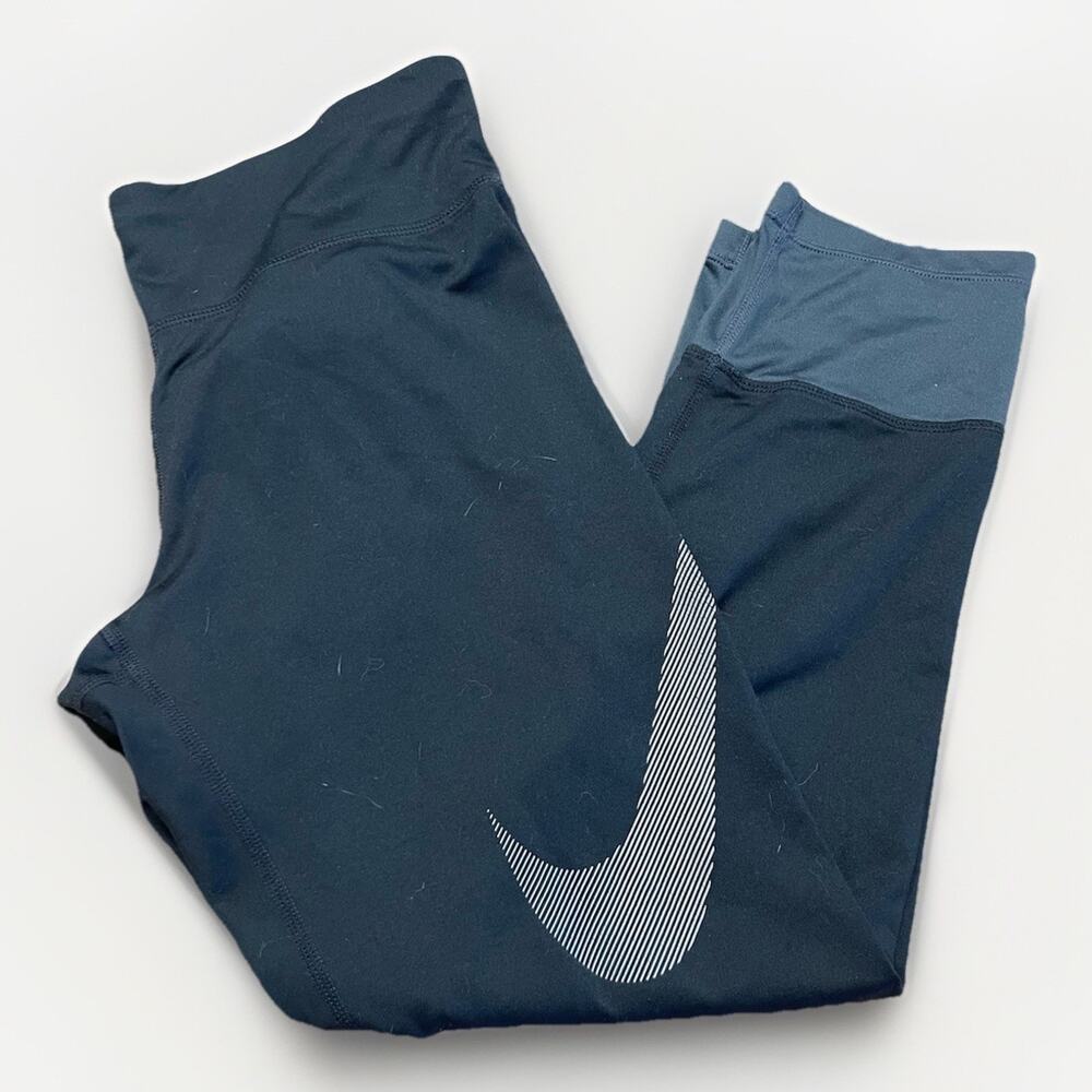Nike Dri Fit black cropped capri leggings size Medium Drawstring